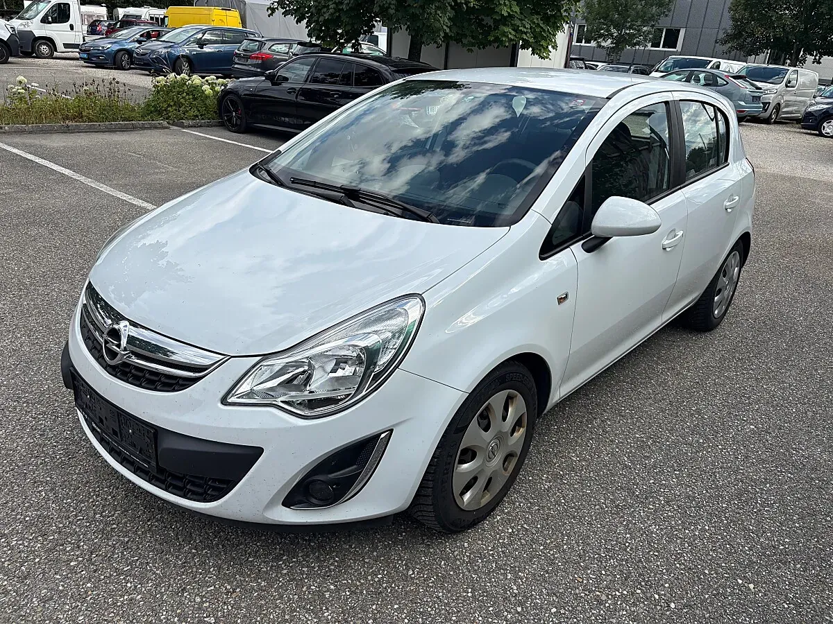 Opel Corsa 2013 photo 2