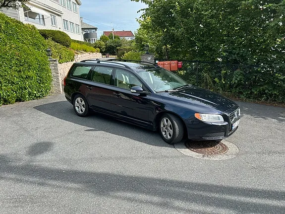Volvo V70 2011 photo 2