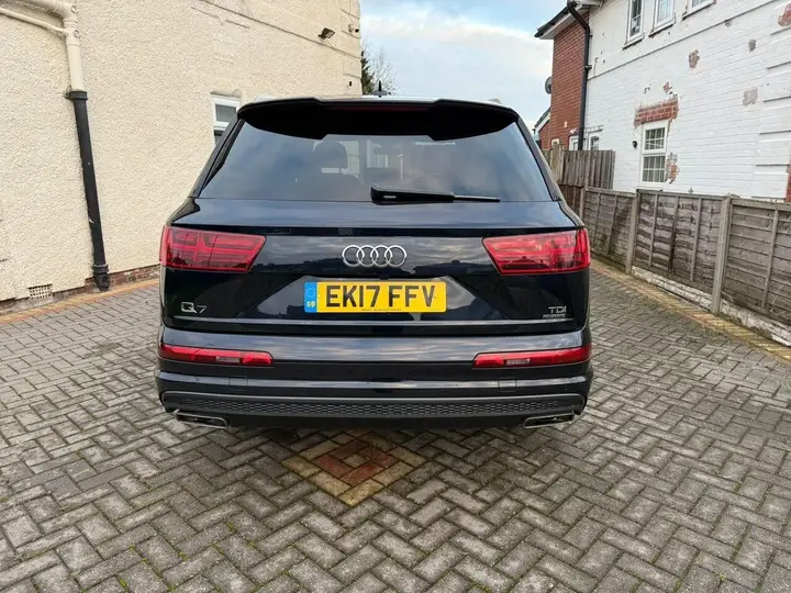 Audi Q7 2017 photo 3