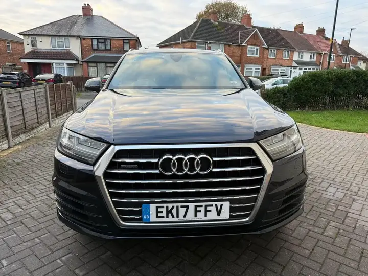 Audi Q7 2017 photo 2