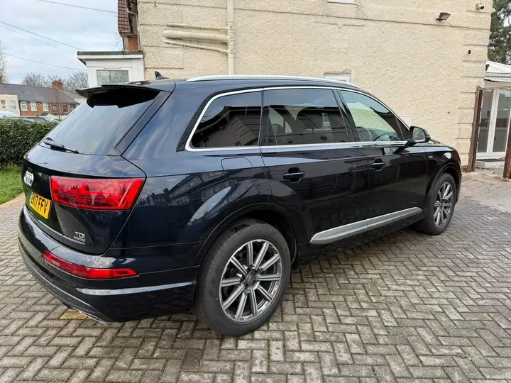 Audi Q7 2017 photo 5