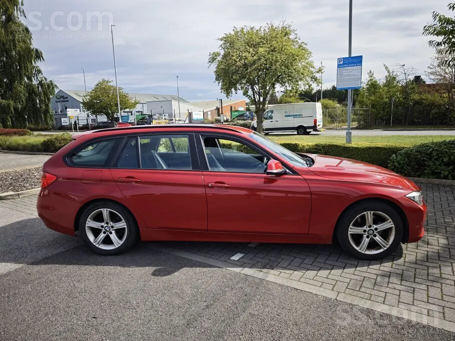 BMW 320 2013 photo 2