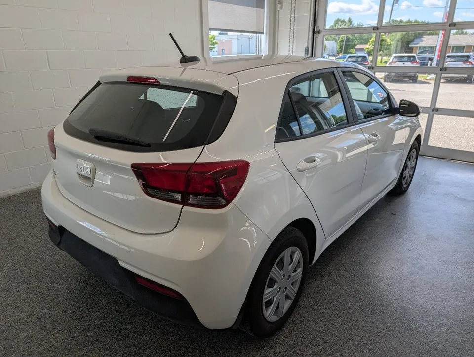 Kia Rio 2023 photo 3