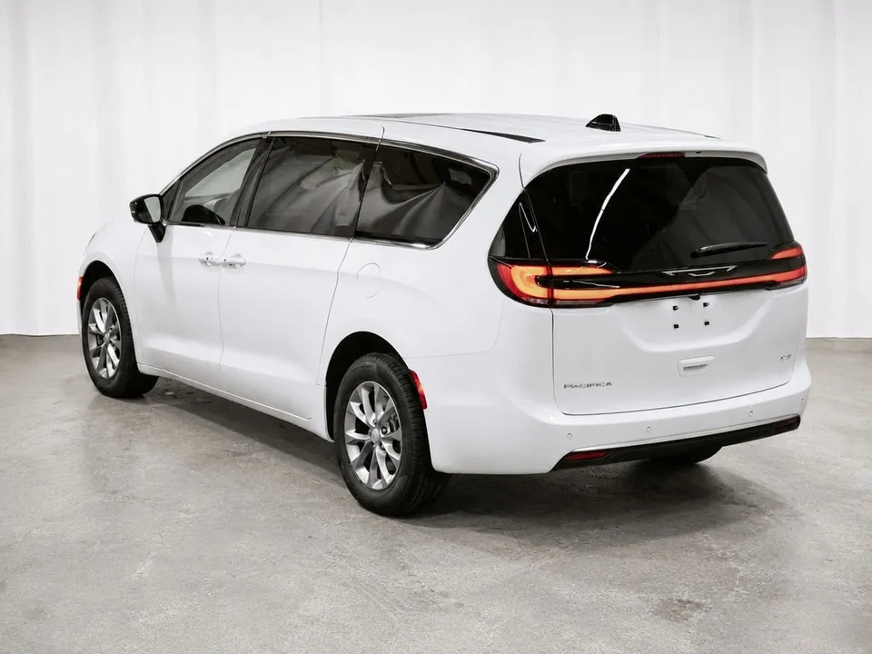 Chrysler Pacifica 2027 photo 4