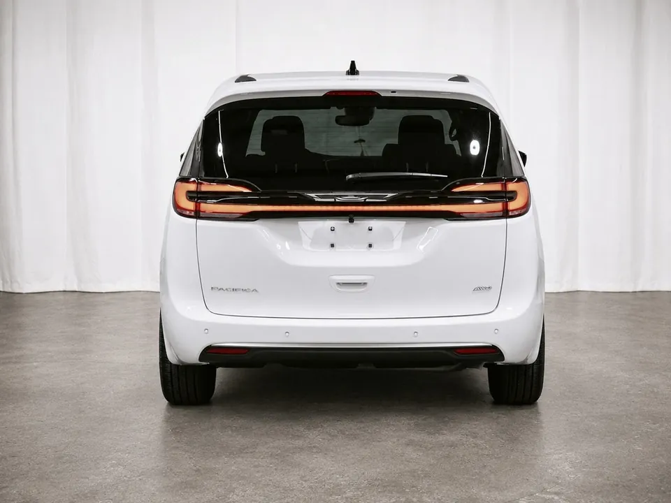 Chrysler Pacifica 2027 photo 5