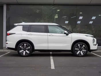 Mitsubishi Outlander 2025 photo 4
