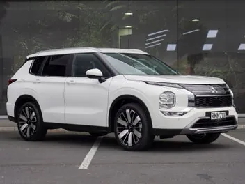 Mitsubishi Outlander 2025 photo 2