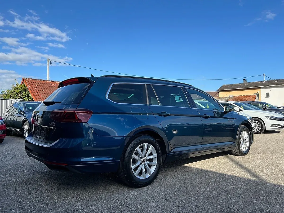 Volkswagen Passat 2023 photo 3