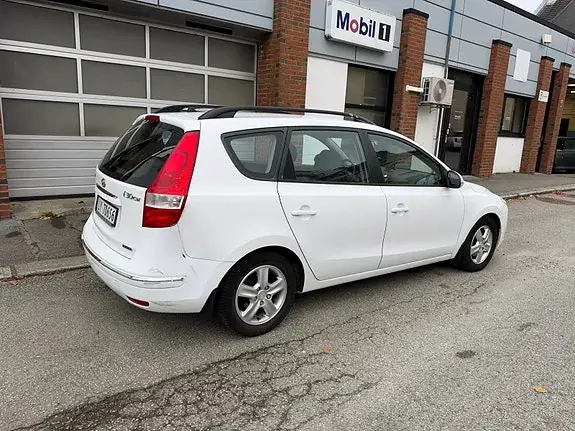 Hyundai I30 2010 photo 3