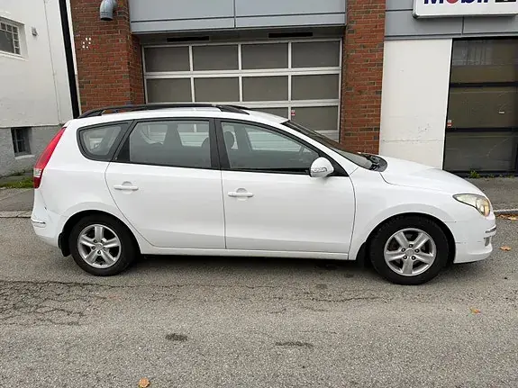 Hyundai I30 2010 photo 2