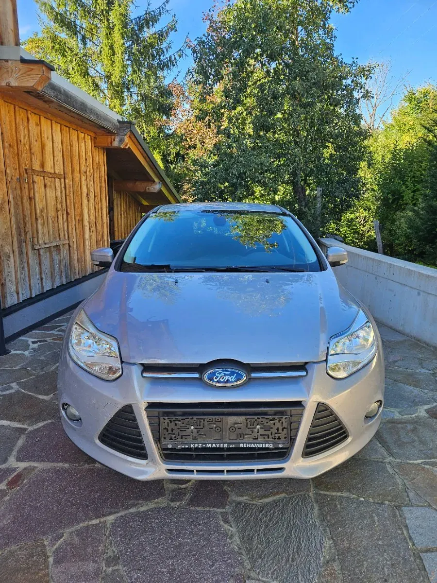 Ford Focus 2012 photo 2