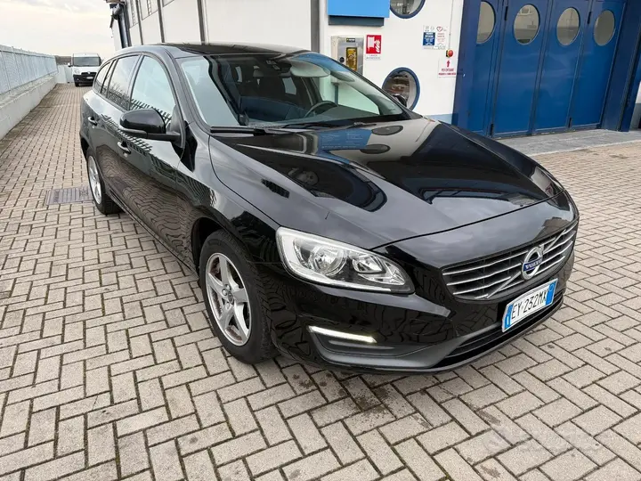 Volvo V60 2014 photo 2