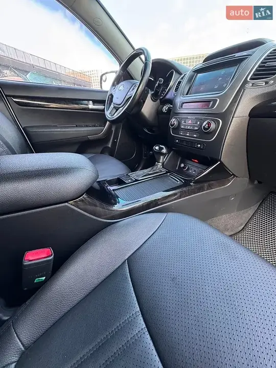Kia Sorento 2013 photo 4