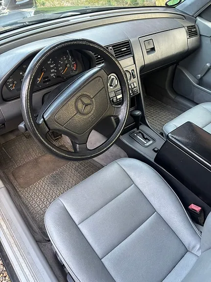 Mercedes-Benz C250 D 1994 photo 2