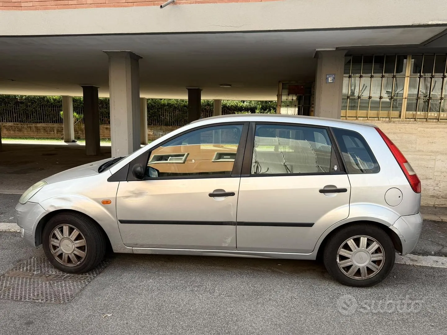 Ford Fiesta 2003 photo 2