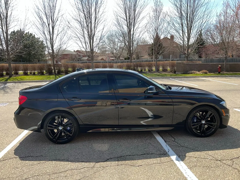 BMW 3 Series 2016 photo 2