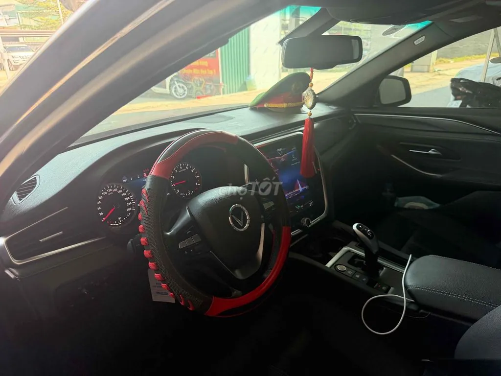 Vinfast Lux A2.0 2021 photo 4