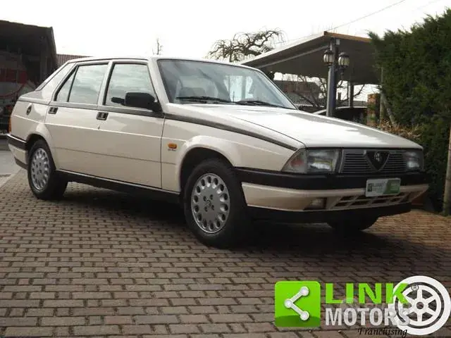 Alfa Romeo 75