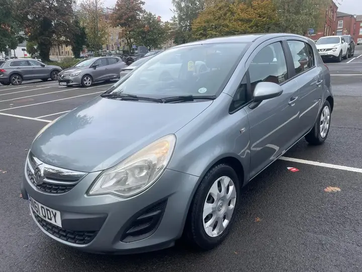 Vauxhall Corsa 2011 photo 2