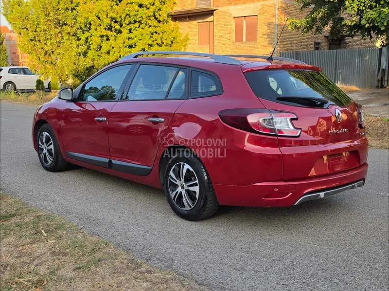 Renault Megane 2011 photo 2