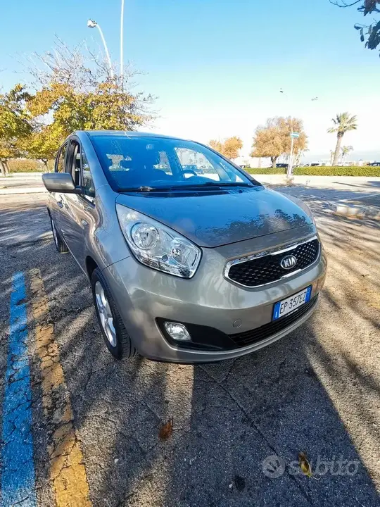 Kia Venga 2012 photo 3