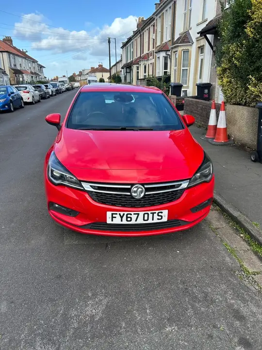 Vauxhall Astra 2017 photo 2