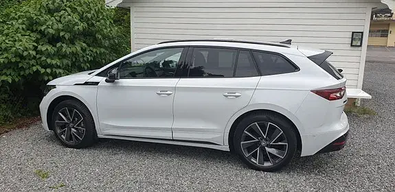Skoda Enyaq 2022 photo 2