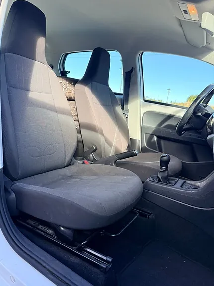 Volkswagen Up 2015 photo 5
