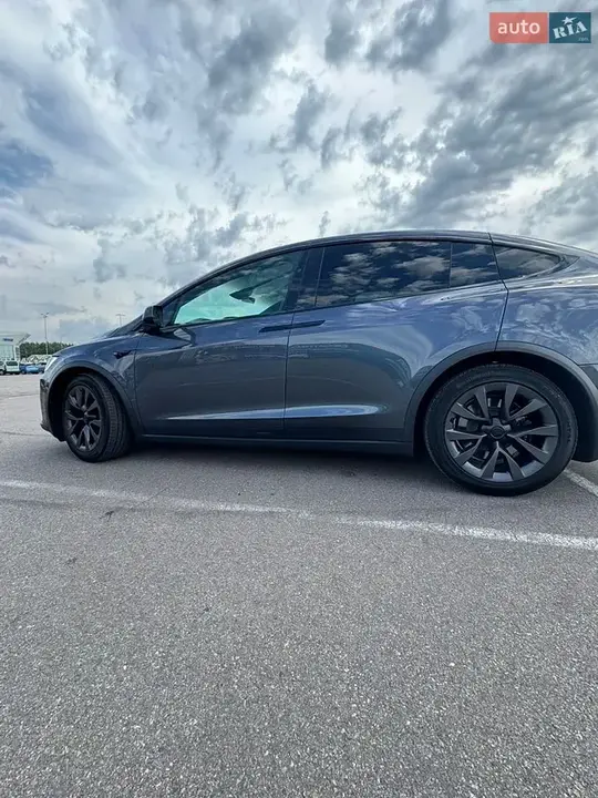 Tesla Model X 2022 photo 2