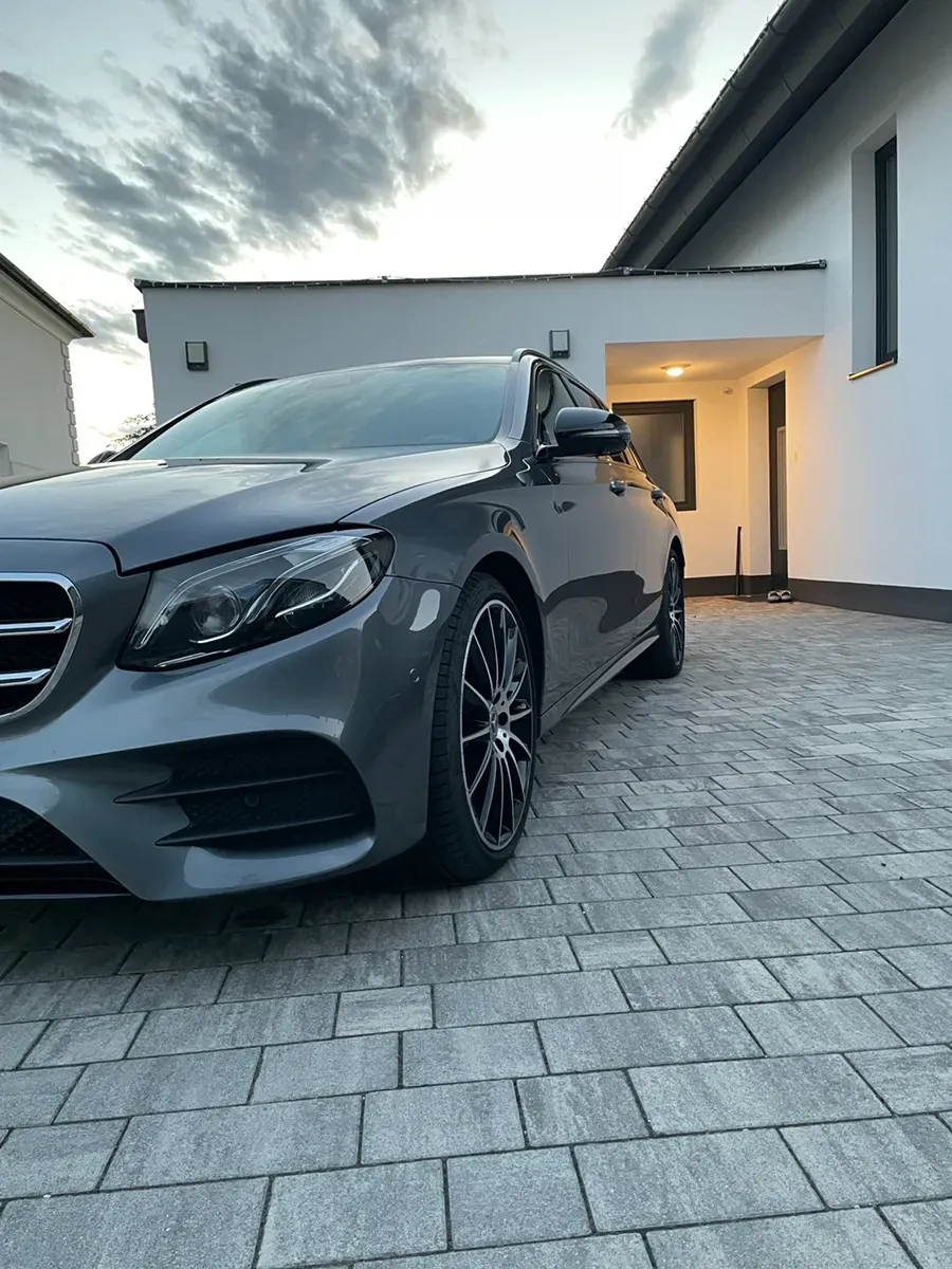 Mercedes-Benz E-Class 2019 photo 3