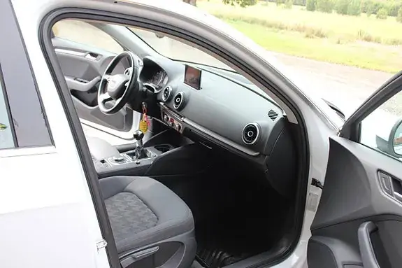 Audi A3 2015 photo 5