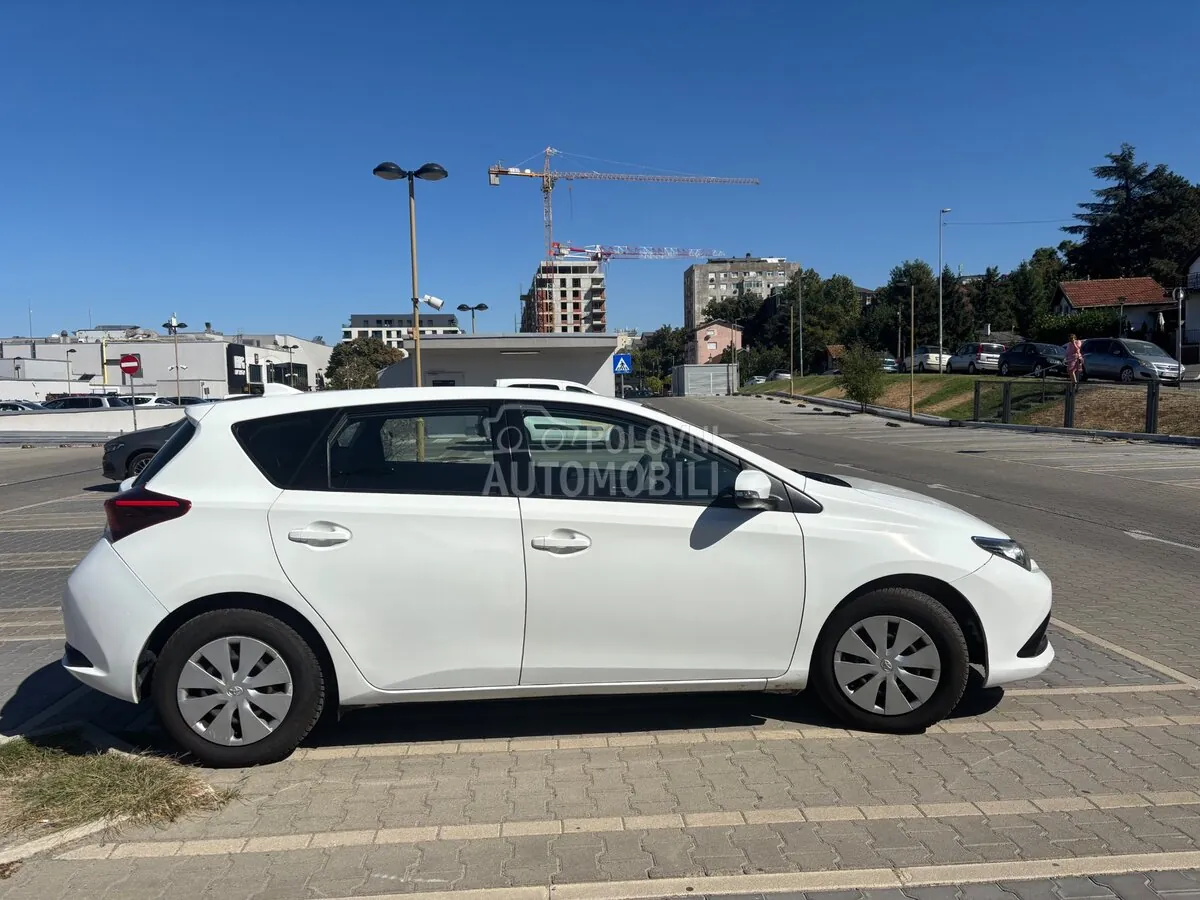 Toyota Auris 2018 photo 3