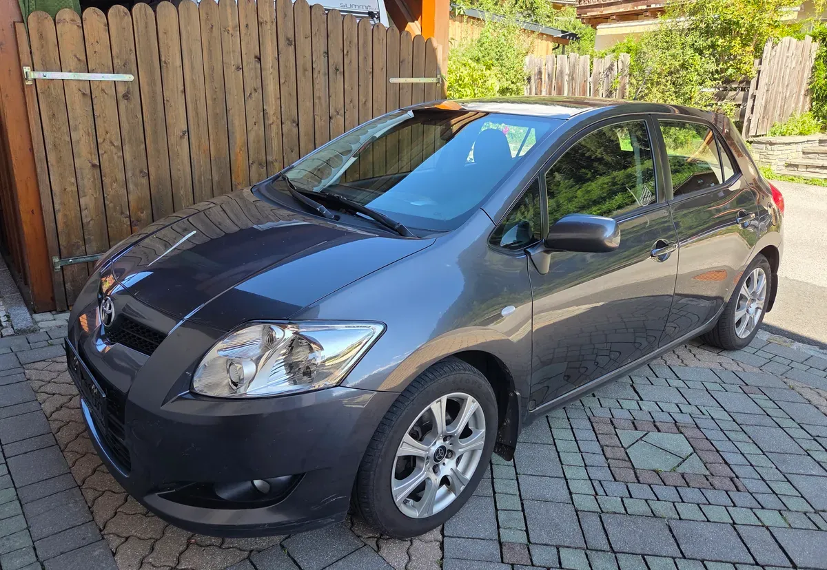 Toyota Auris 2007 photo 2