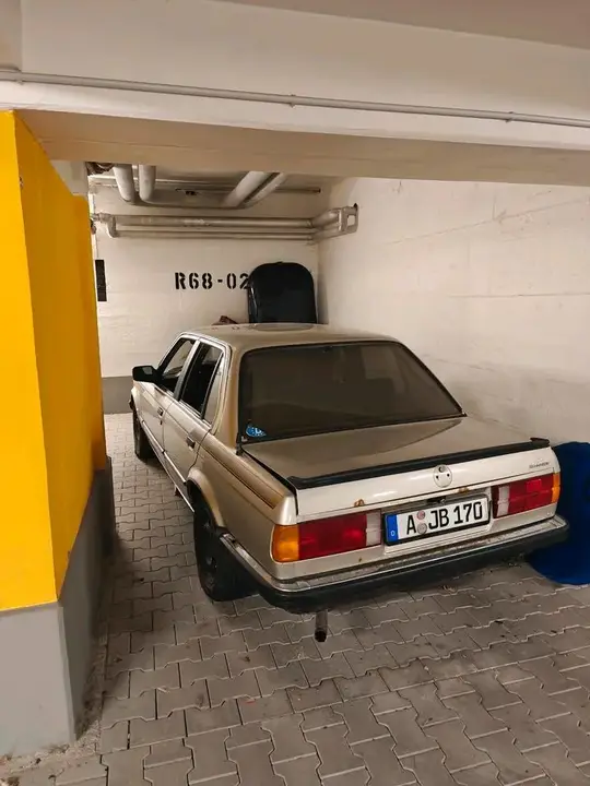BMW E30