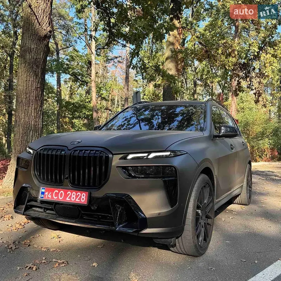 BMW X7 2023 photo 2