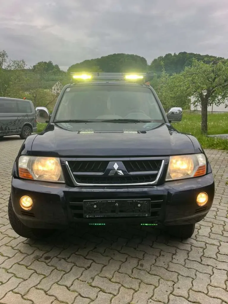 Mitsubishi Pajero 2005 photo 2