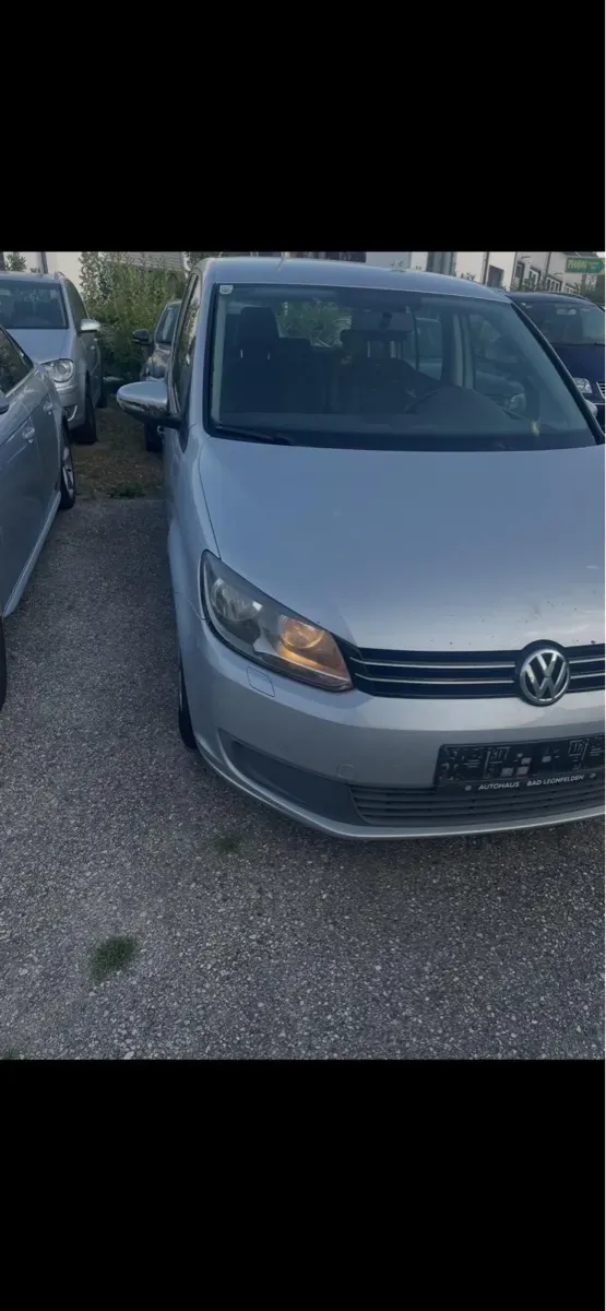 Volkswagen Touran 2010 photo 3