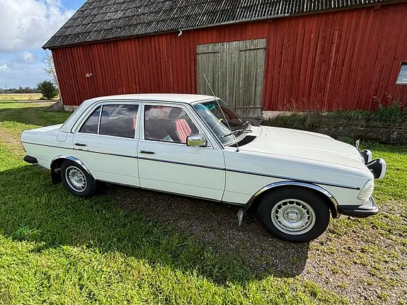 Mercedes-Benz 240 D