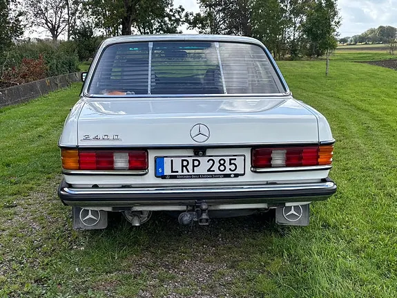 Mercedes-Benz 240 D 1983 photo 2