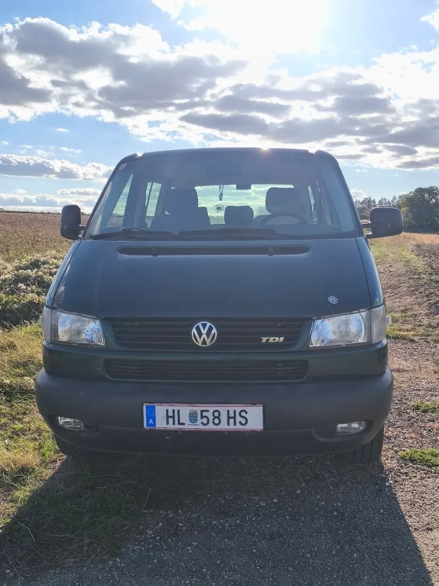 Volkswagen Caravelle 2000 photo 2