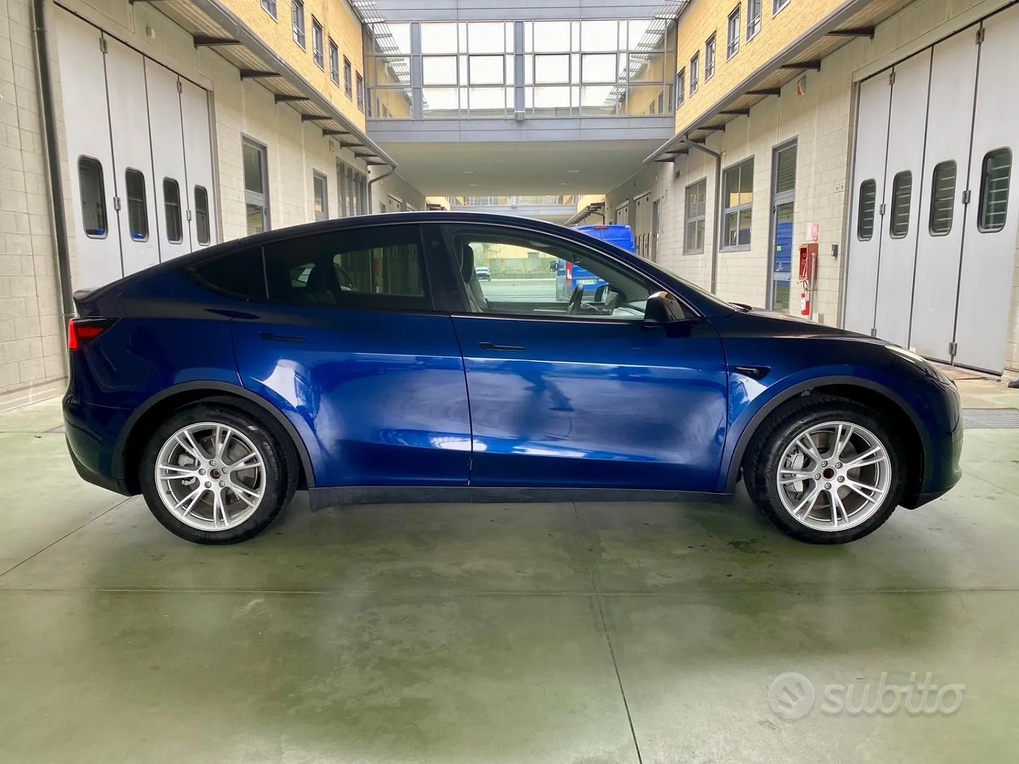 Tesla Model Y 2023 photo 3
