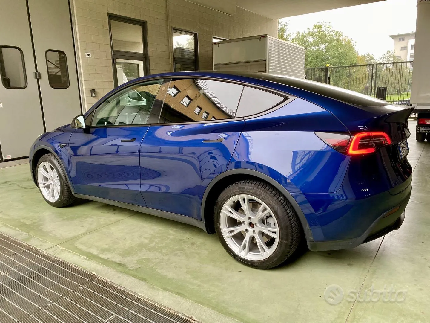Tesla Model Y 2023 photo 5