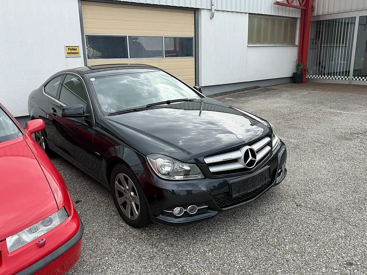 Mercedes-Benz C-Class 2012 photo 2