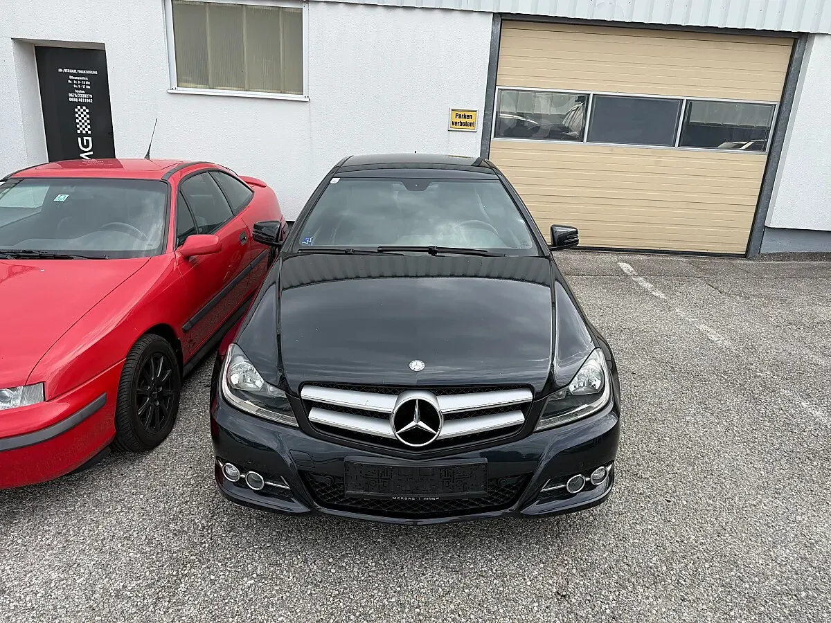 Mercedes-Benz C-Class 2012 photo 3