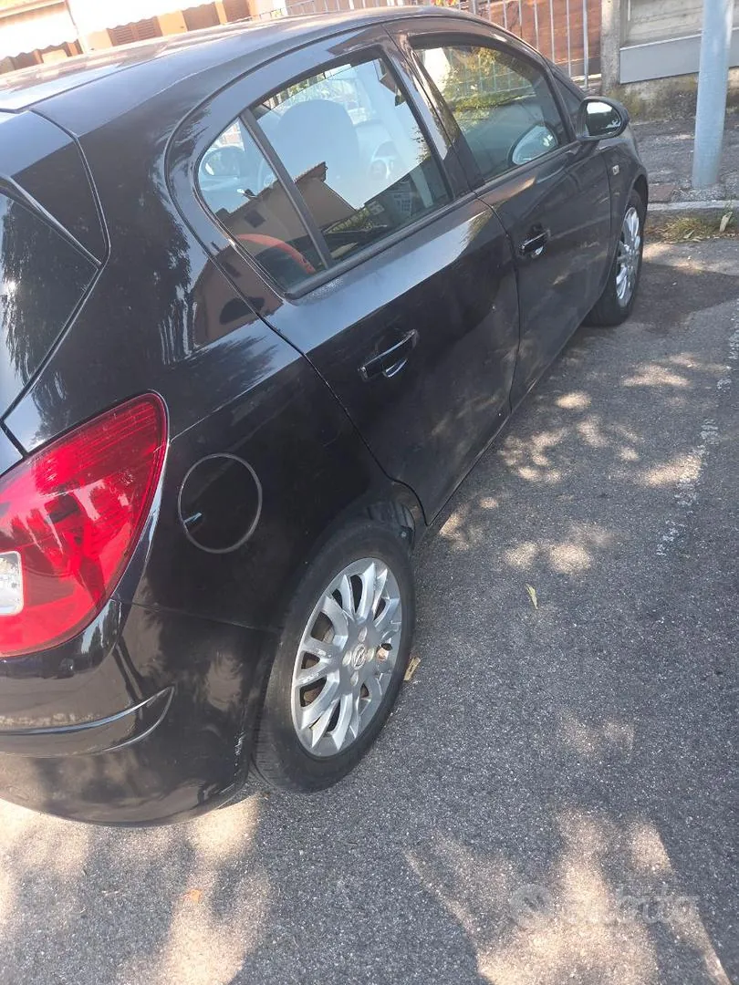 Opel Corsa 2010 photo 3