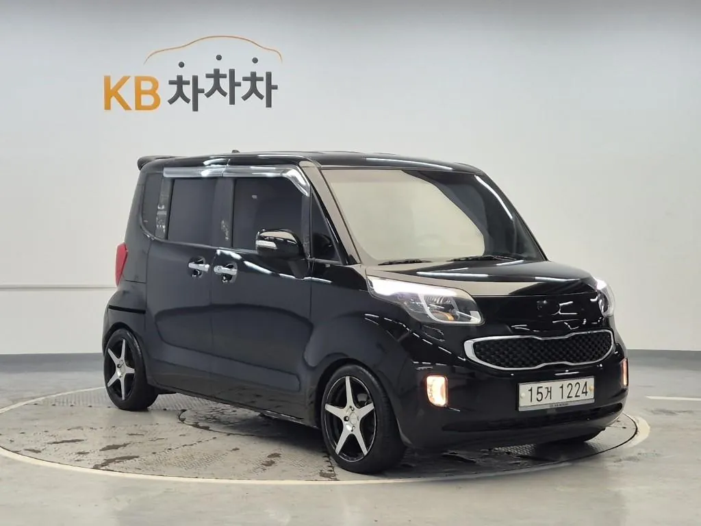 Kia K900 2014 photo 4
