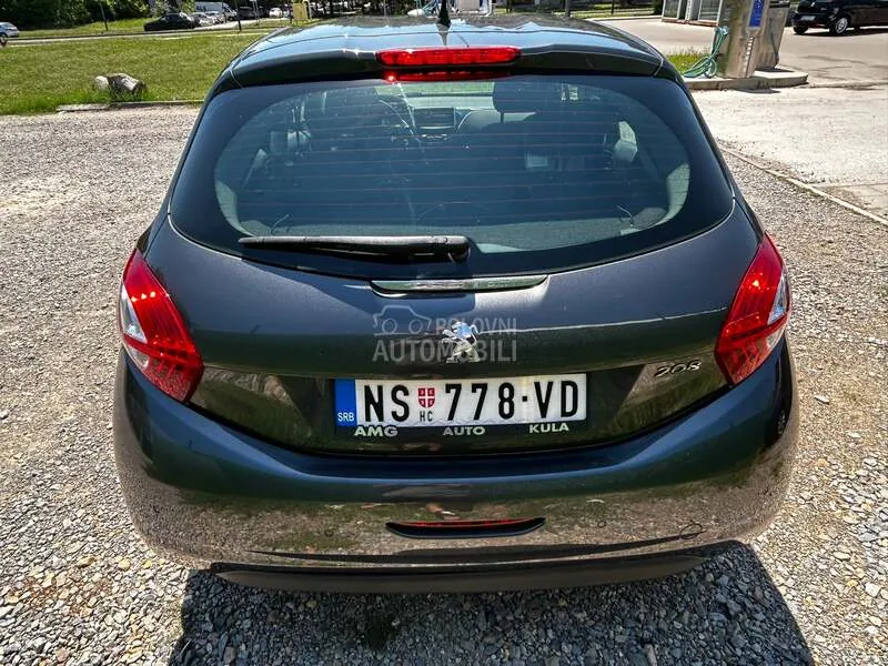 Peugeot 208 2014 photo 5