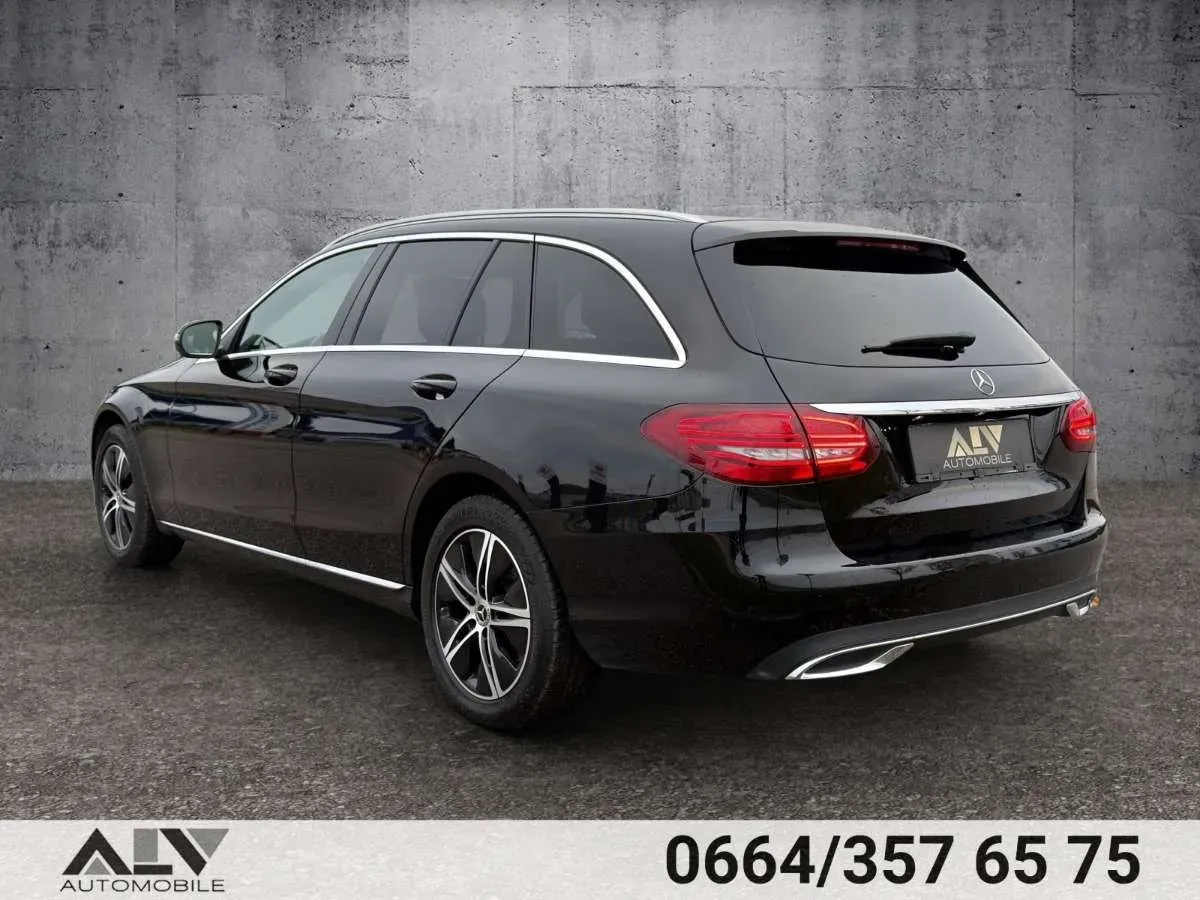 Mercedes-Benz C-Class 2019 photo 3