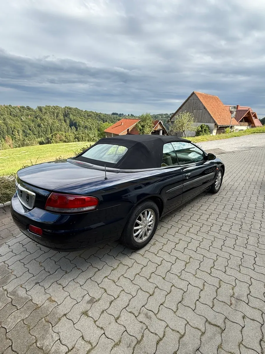 Chrysler Sebring 2003 photo 2