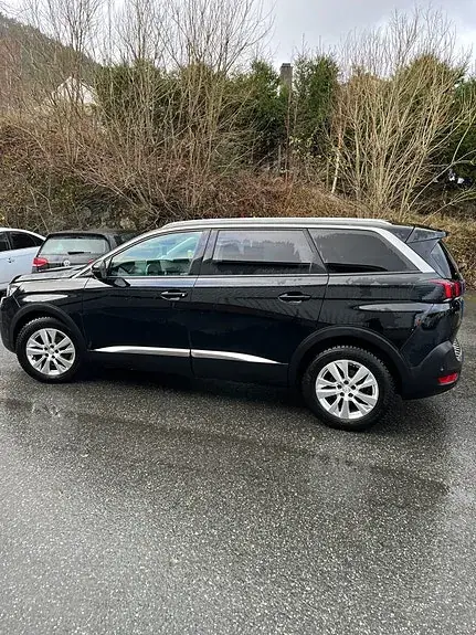 Peugeot 5008 2017 photo 4